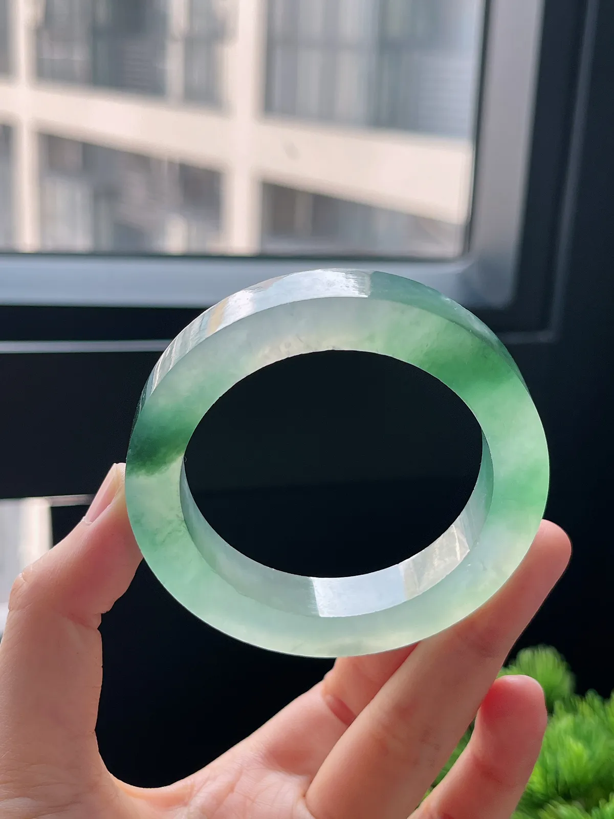 翡翠冰种飘花毛坯，⭕️正圈最大做52，最小做50.5