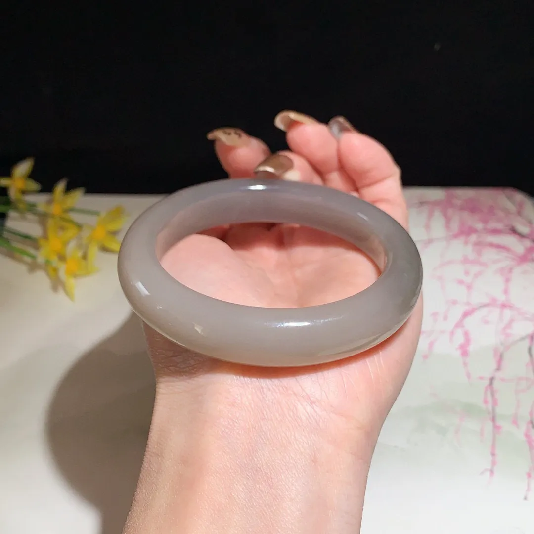 和田玉58.5圈口藕粉色加紫手镯！玉质细腻油润 底色纯净 无裂无黑 脂粉好，品质好！