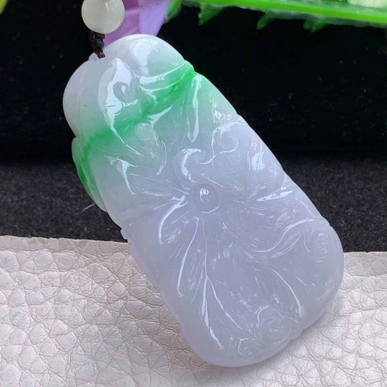 zen实拍52.5*29.8*12.5缅甸翡翠精美春带彩莲年有余玉项坠 玉挂件