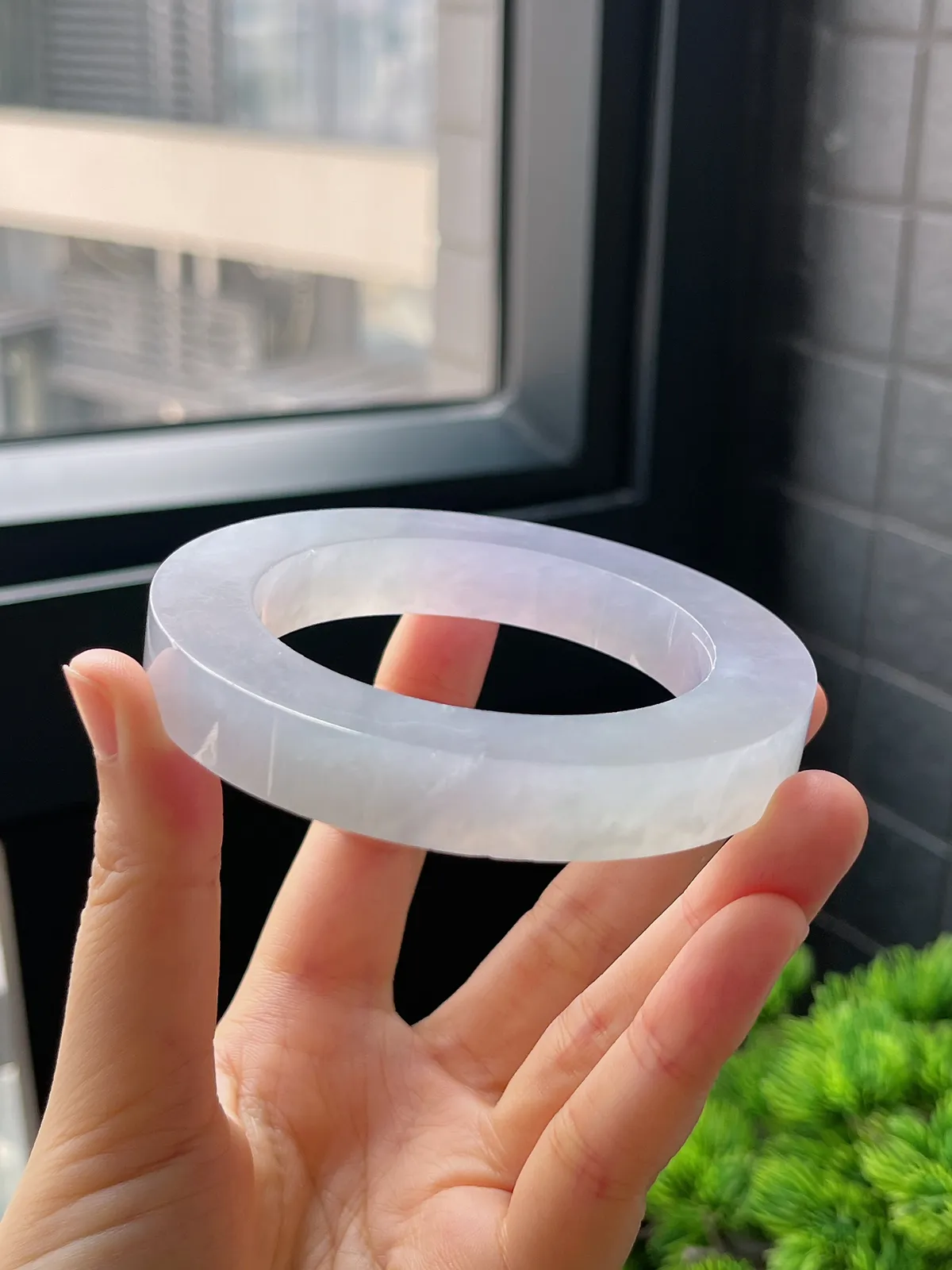 翡翠冰种淡紫色毛坯，⭕️正圈最大做63.2，圆条最大做59.2；最小做55