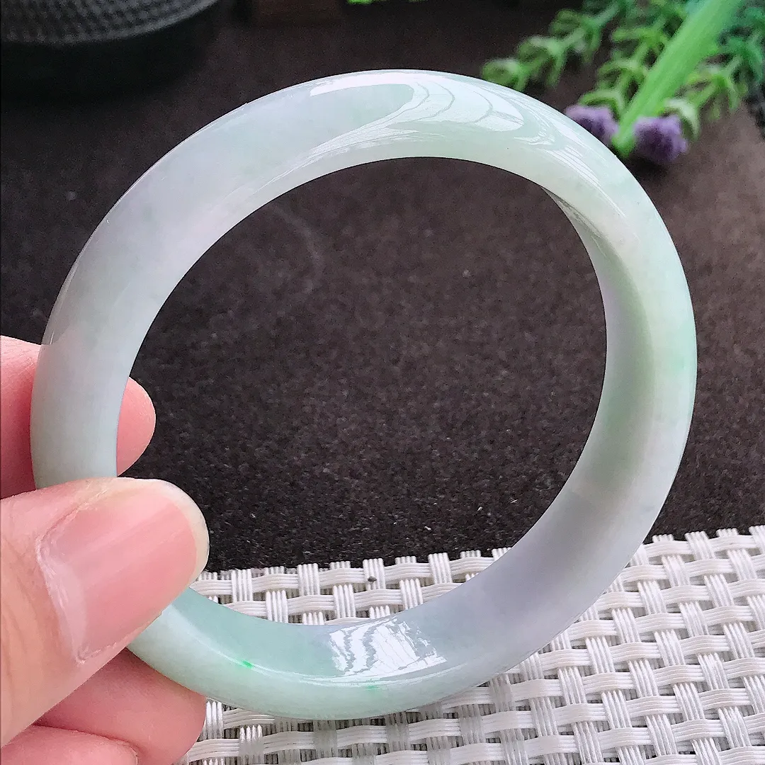 实拍A货翡翠58/13.9/7.6老坑精美温润飘绿手镯翡翠玉镯子平安镯