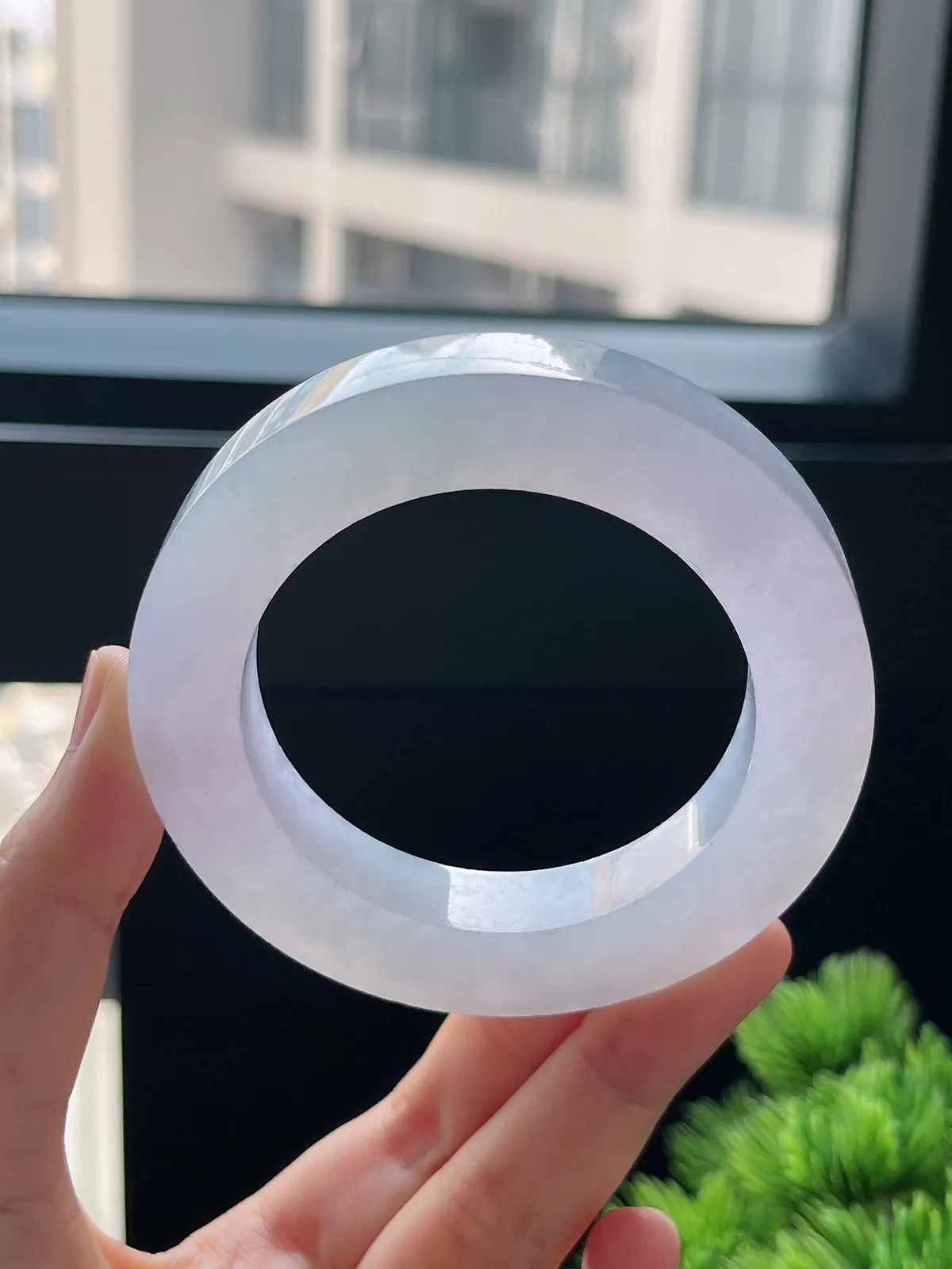 翡翠冰糯种白色毛坯，⭕️正圈最大做59，圆条最大做55；最小做51.8