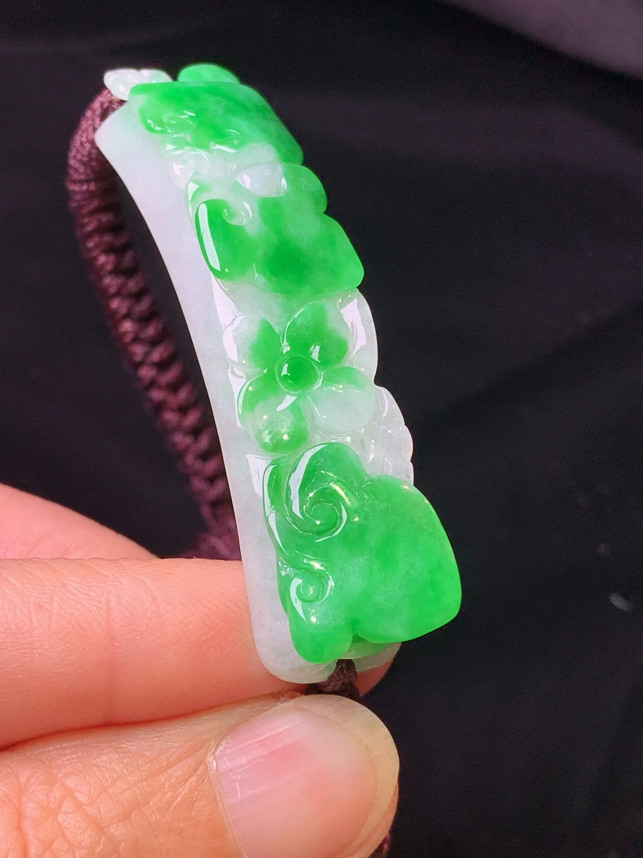 翠绿如意手牌手链 玉质细腻 色泽清新艳丽 整体尺寸53.3*11.3*7