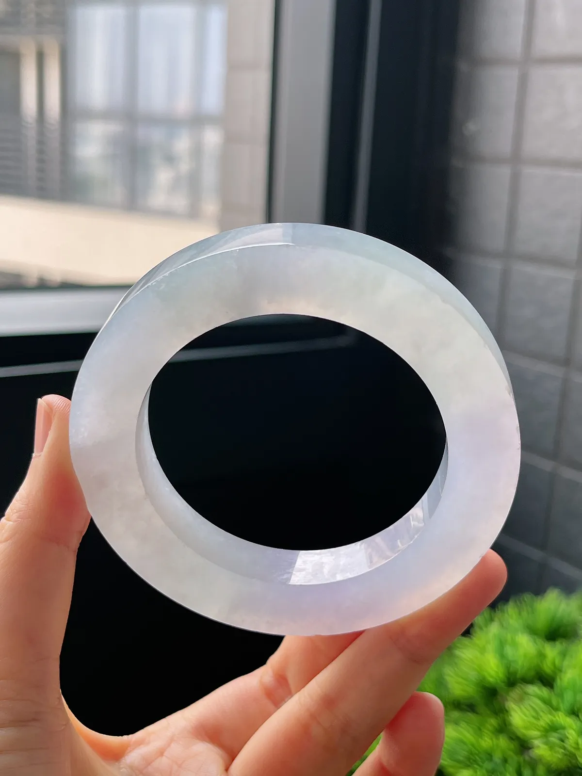 翡翠冰种淡紫色毛坯，⭕️正圈最大做63.2，圆条最大做59.2；最小做55