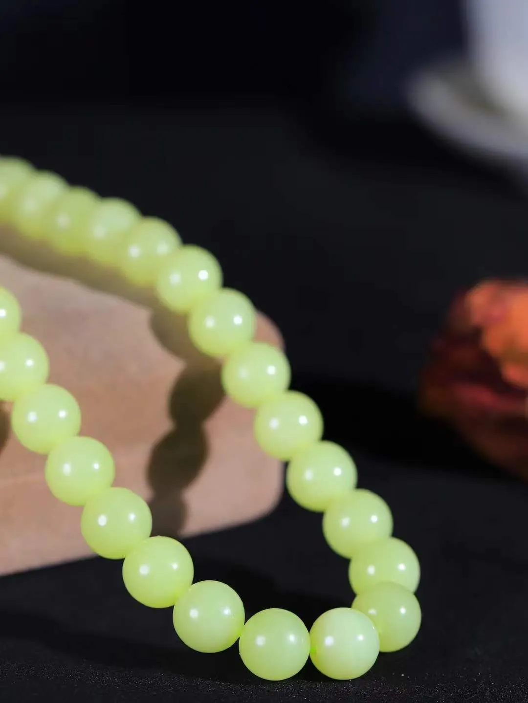 【珠圆玉润.项链】

精品和田玉黄口珠圆玉润项链 玉质细腻油润 饱满光滑 质朴无华，悠远简单，人心境界远，百世修炼深，心灵常驻善意持，觉悟人生百世修。重74.8克 尺寸取一10mm  FDL-22142822