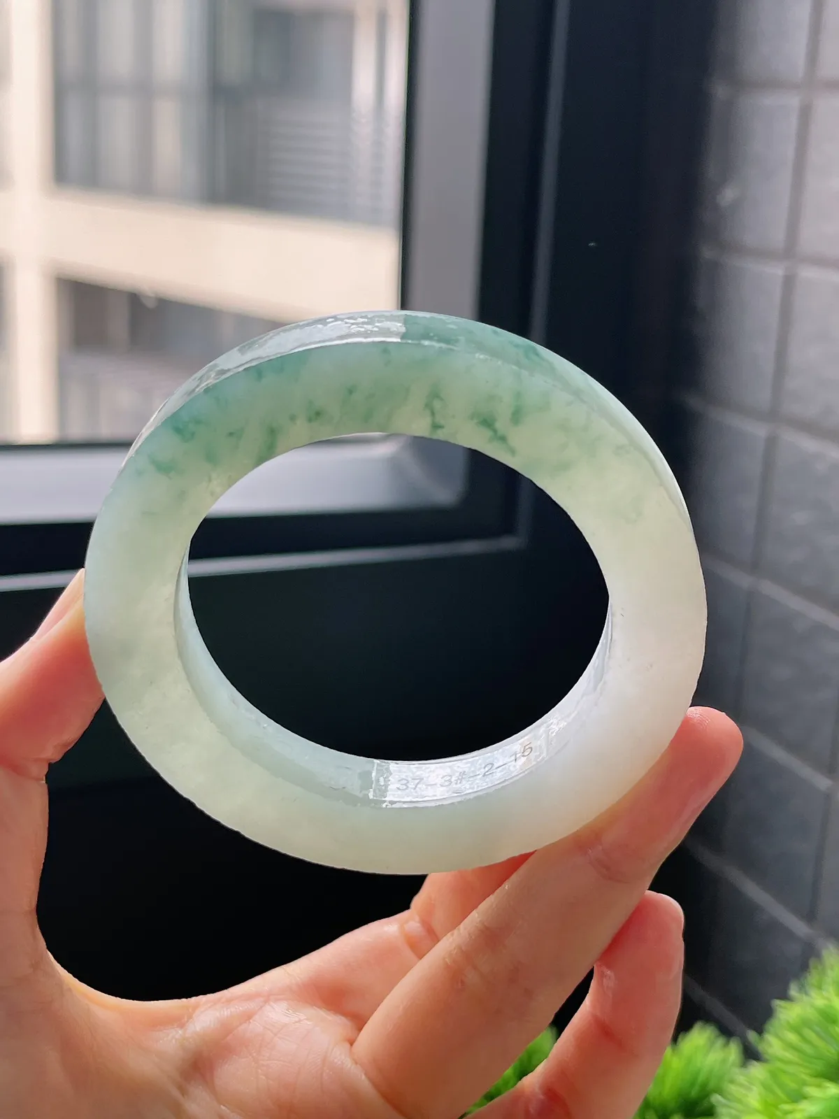 翡翠冰糯种飘花毛坯，⭕️正圈最大做60，圆条最大做56；最小做53.6