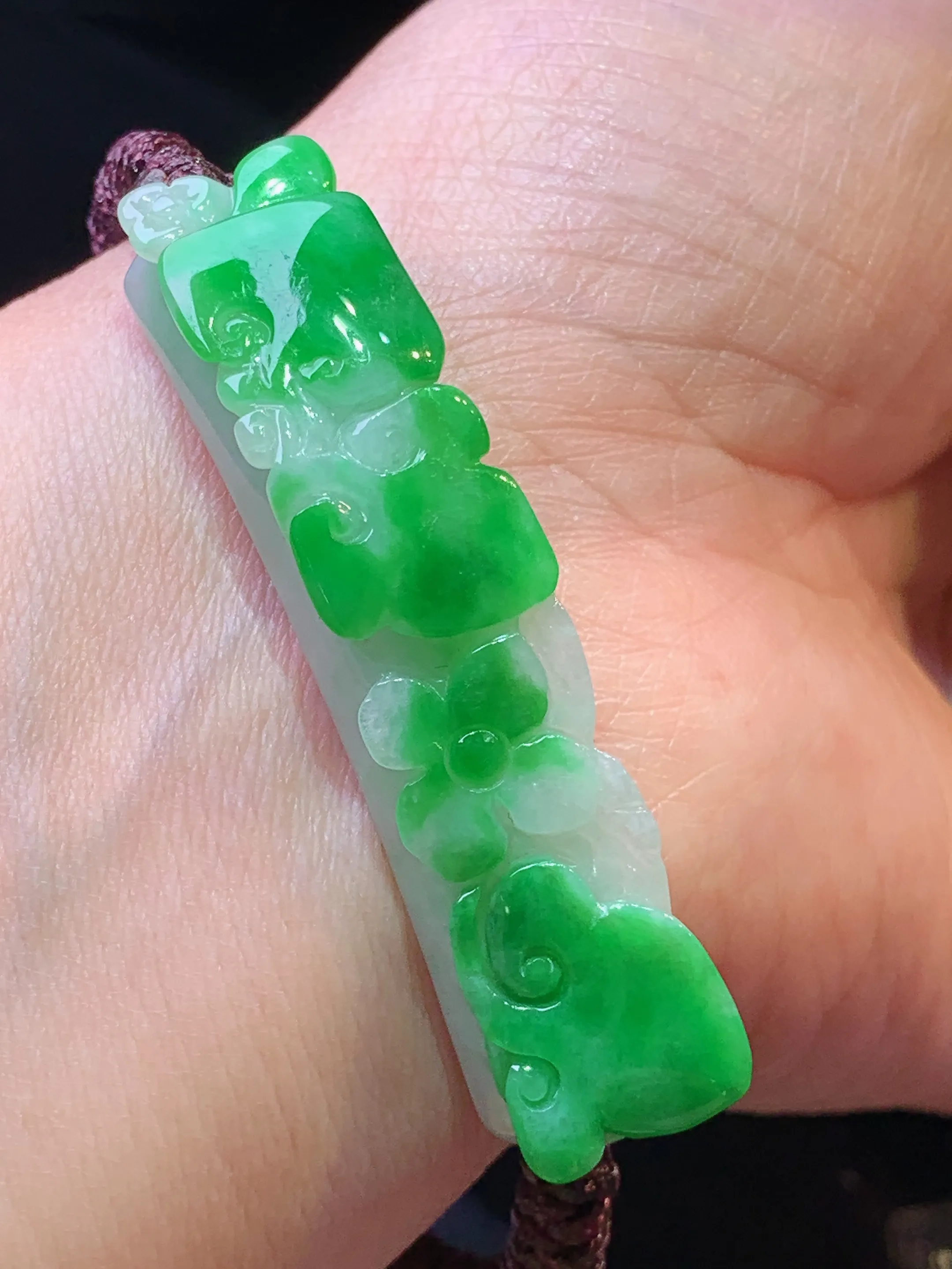 翠绿如意手牌手链 玉质细腻 色泽清新艳丽 整体尺寸53.3*11.3*7