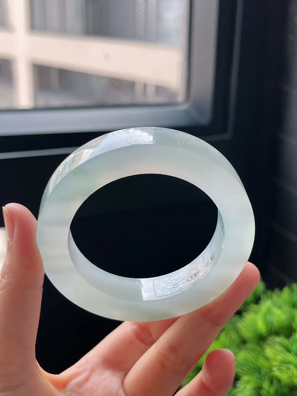 翡翠冰种飘花毛坯，⭕️正圈最大做55.5，最小做51.6