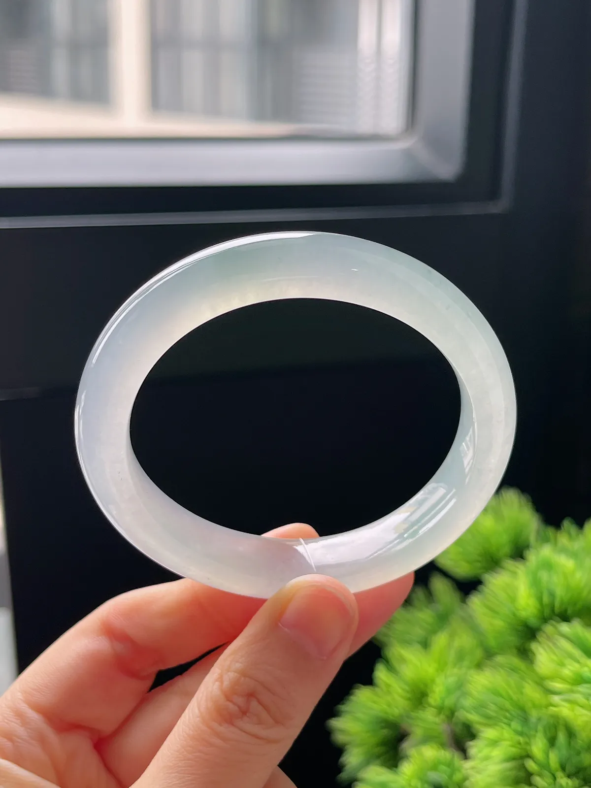 贵妃镯54.6圈口，翡翠冰种白色手镯