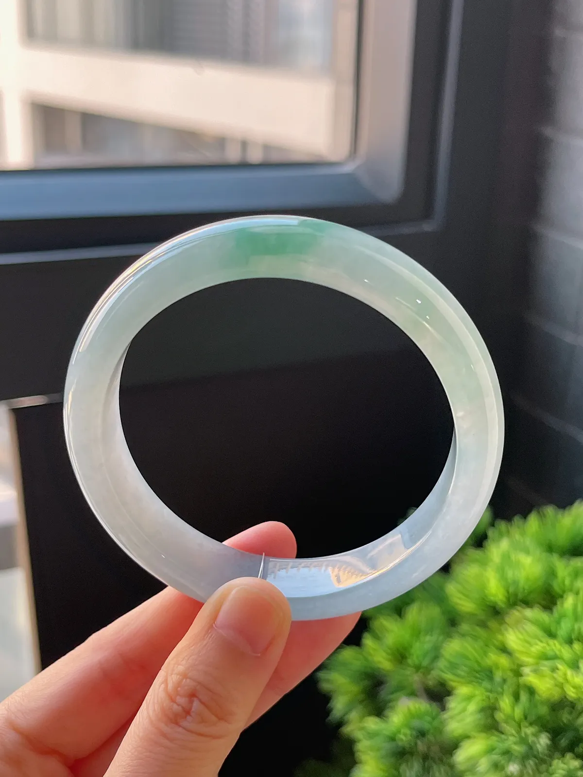 正圈60.1圈口，翡翠冰糯种飘绿手镯