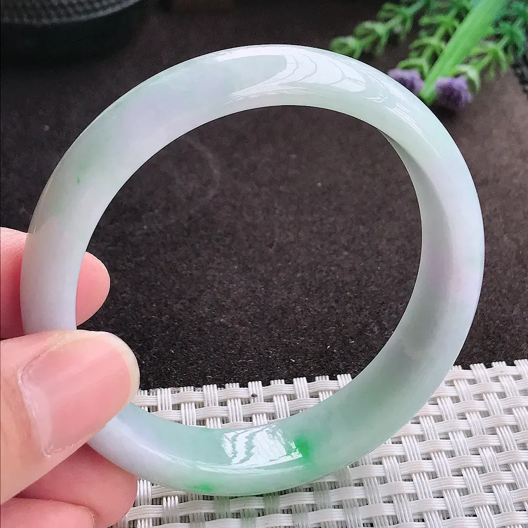 实拍A货翡翠58/13.9/7.6老坑精美温润飘绿手镯翡翠玉镯子平安镯