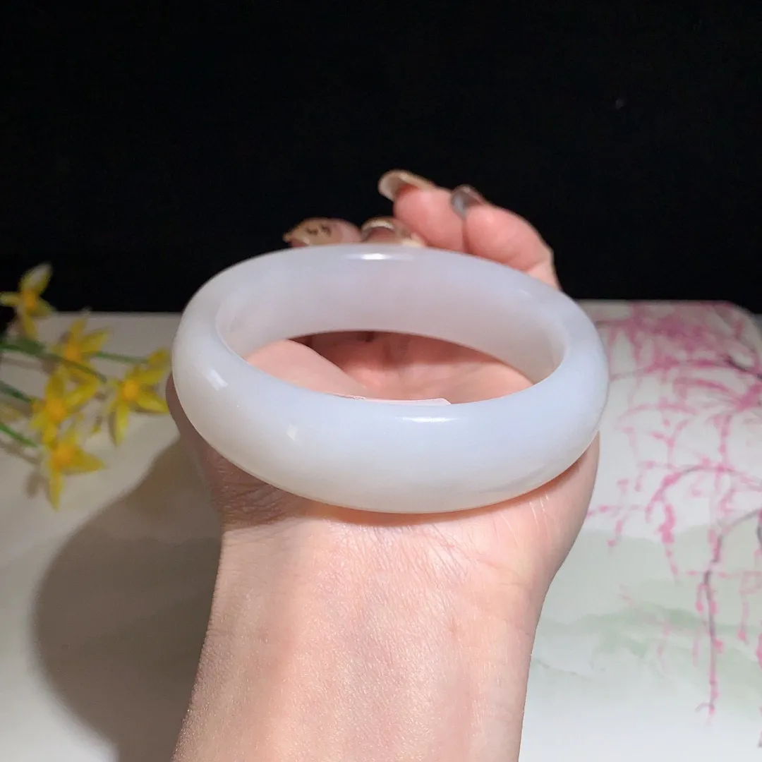 和田玉59.5圈口紫罗兰色宽版手镯！白加紫！玉质细腻油润 底色纯净 无裂无杂 脂粉好，品质好！