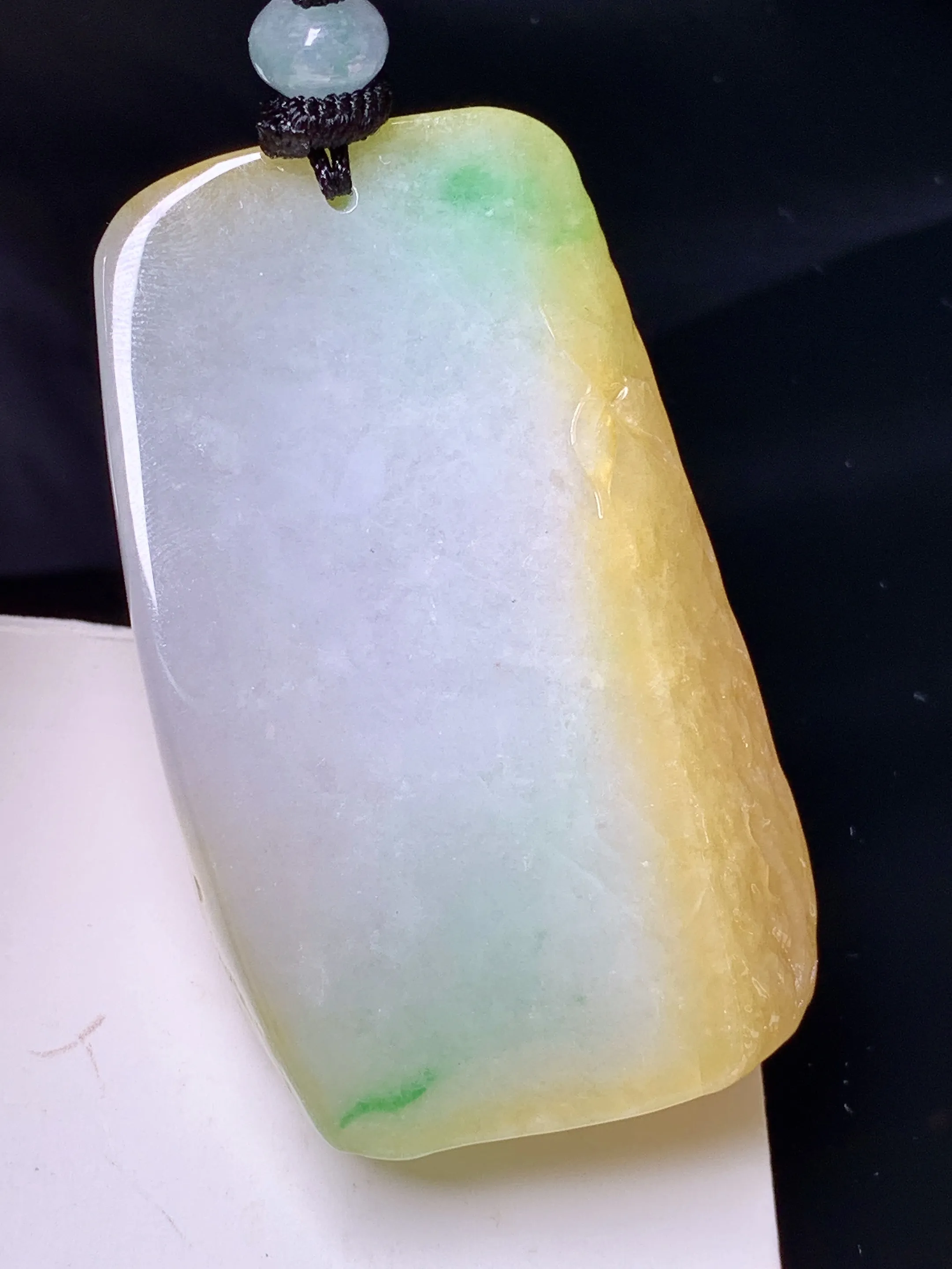 黄翡飘绿悟道牌吊坠 玉质细腻 色泽清新艳丽 整体尺寸49.5*29.5*9.3