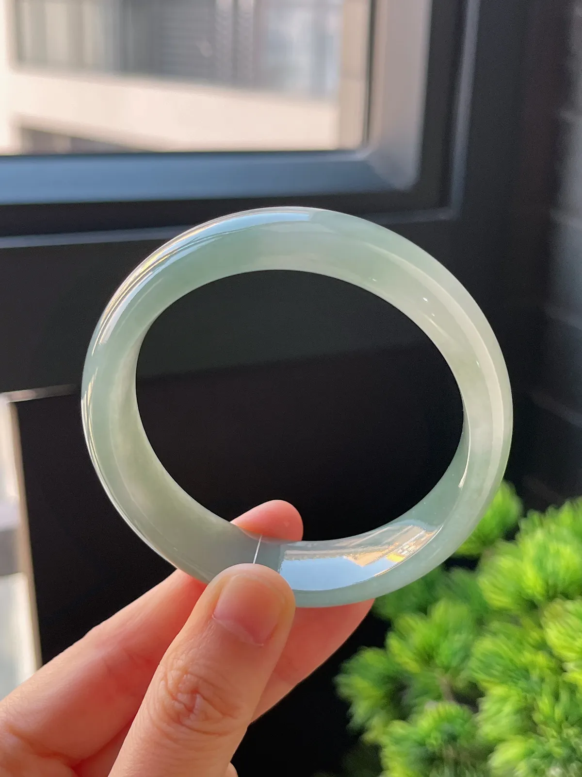 正圈55.3圈口，翡翠冰糯种淡绿色手镯