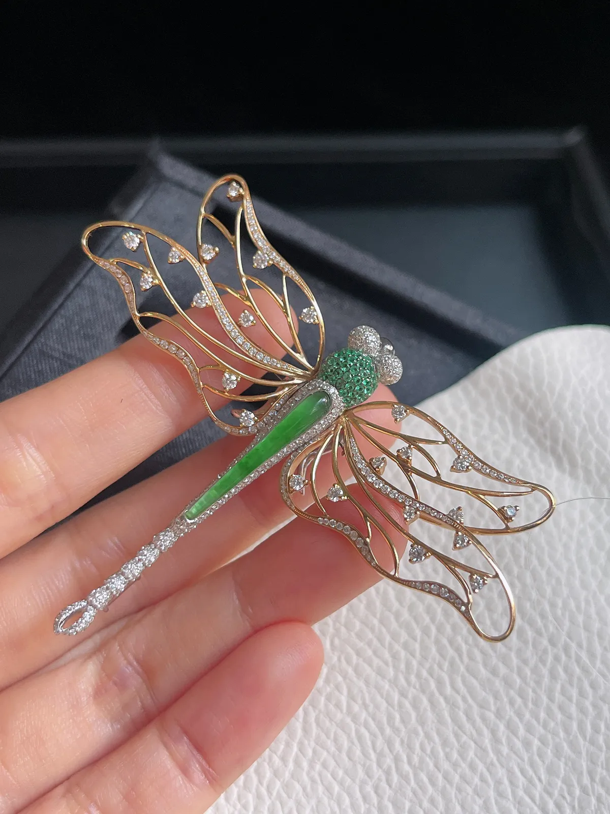 18k金翡翠蜻蜓胸针