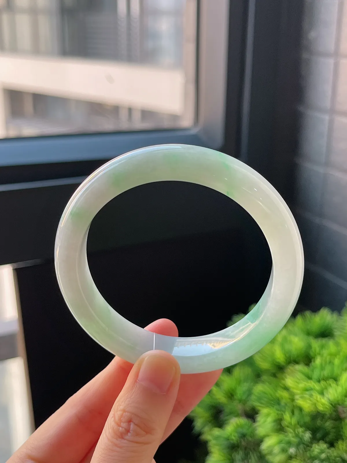 正圈58.2圈口，翡翠冰糯种飘绿手镯