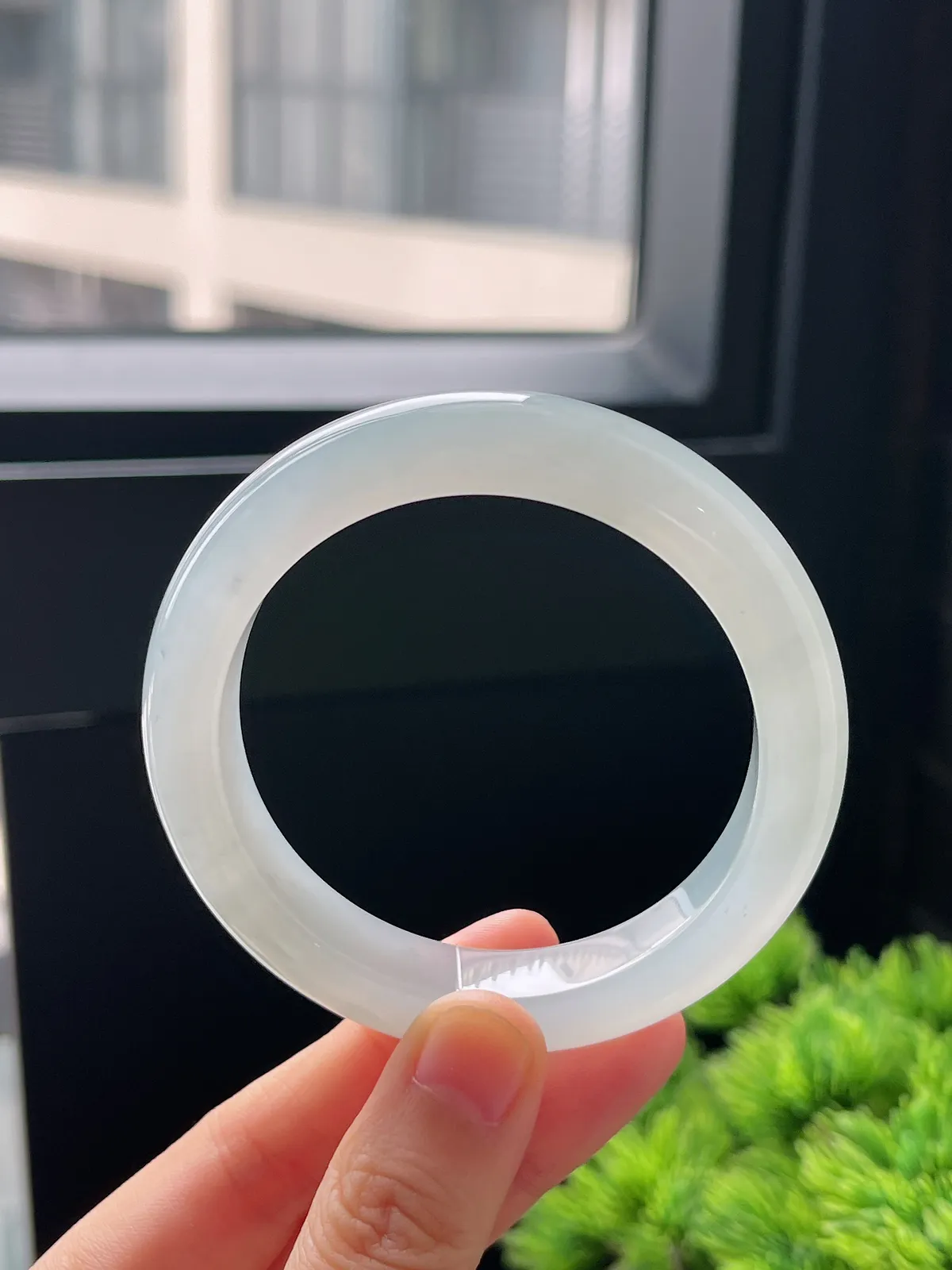 正圈53.5圈口，翡翠冰糯种白色手镯，胶感十足