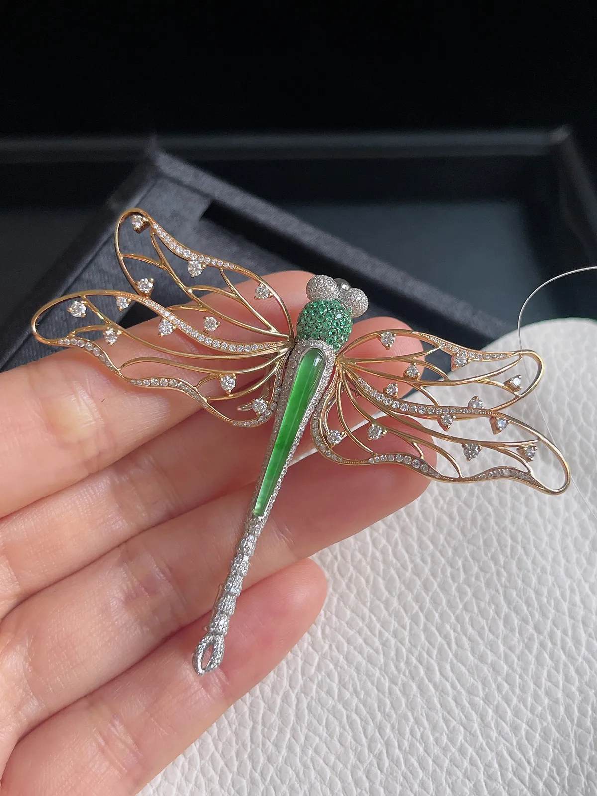 18k金翡翠蜻蜓胸针