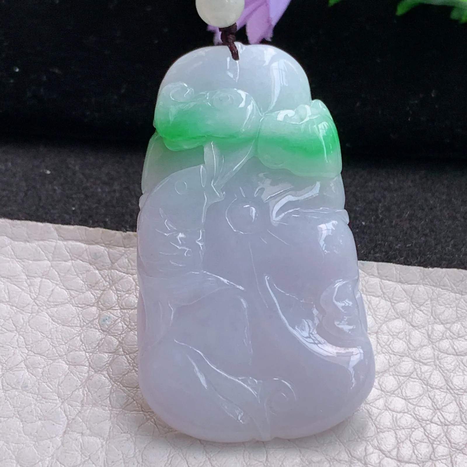 zen实拍52.5*29.8*12.5缅甸翡翠精美春带彩莲年有余玉项坠 玉挂件