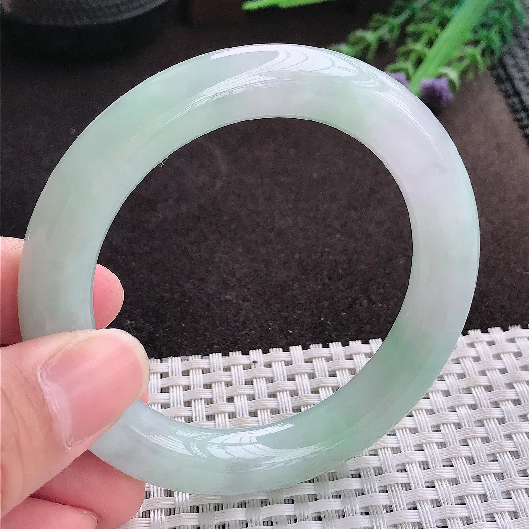 实拍A货翡翠55/11老坑冰胶水灵冰晴绿圆条手镯翡翠玉镯子平安镯