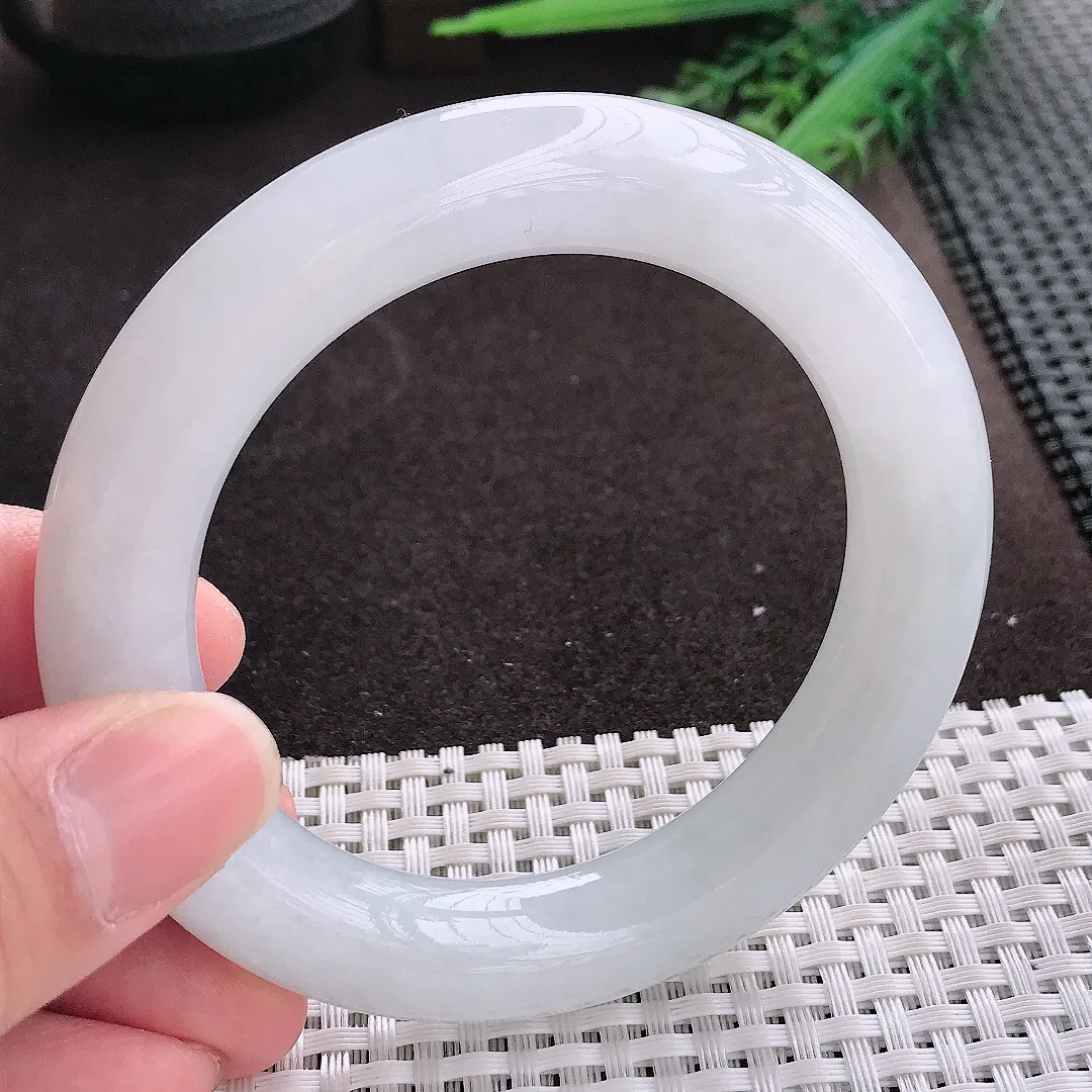 实拍A货翡翠57/12.2/12.3老坑冰润水灵月光白胖圆条手镯翡翠玉镯子平安镯