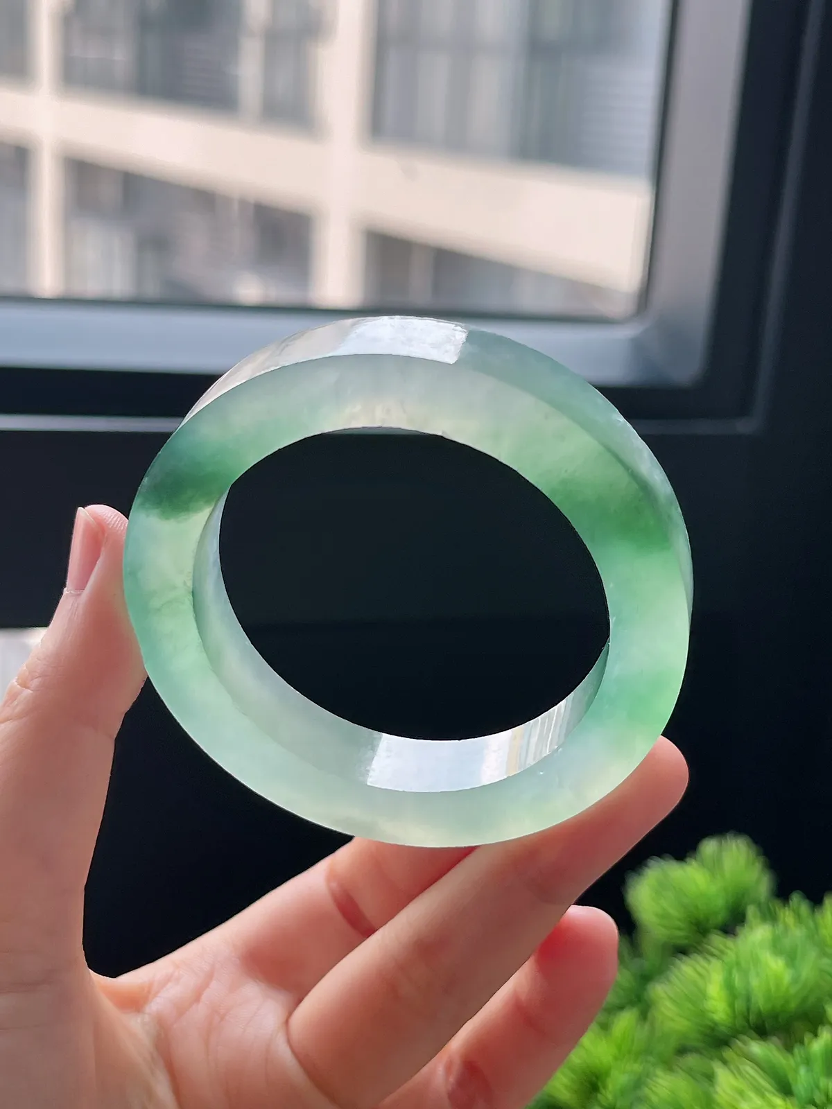 翡翠冰种飘花毛坯，⭕️正圈最大做52，最小做50.5