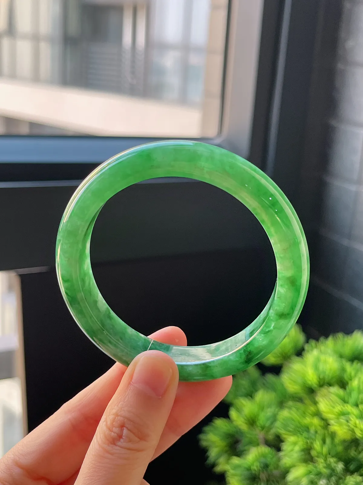 正圈56.3圈口，翡翠糯化种满绿手镯