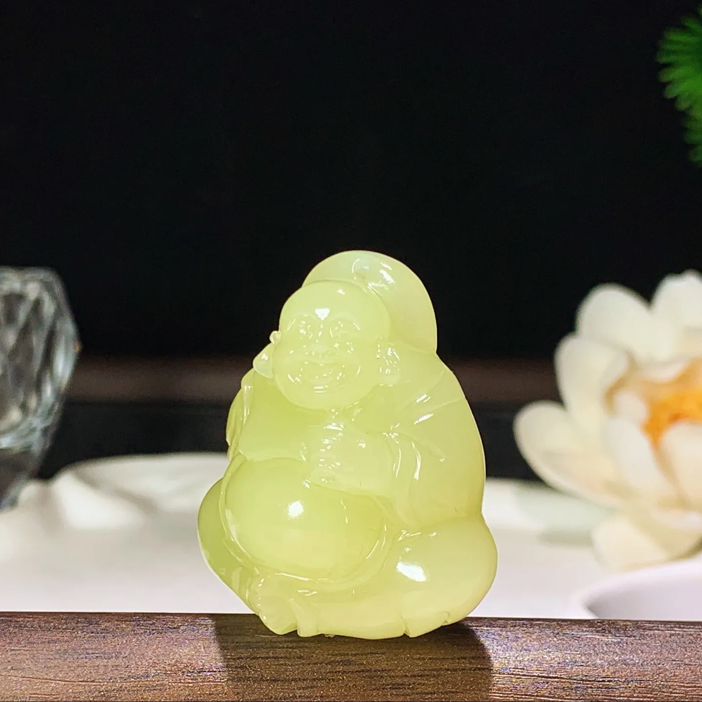 新疆和若羌黄口料佛引福来挂件 尺寸36/32/16重24克。玉质细腻油润。手推出油。佩戴高端典雅。l