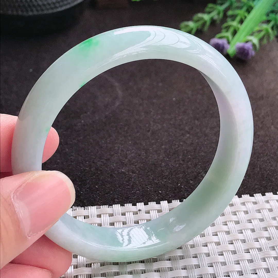 实拍A货翡翠58/13.9/7.6老坑精美温润飘绿手镯翡翠玉镯子平安镯