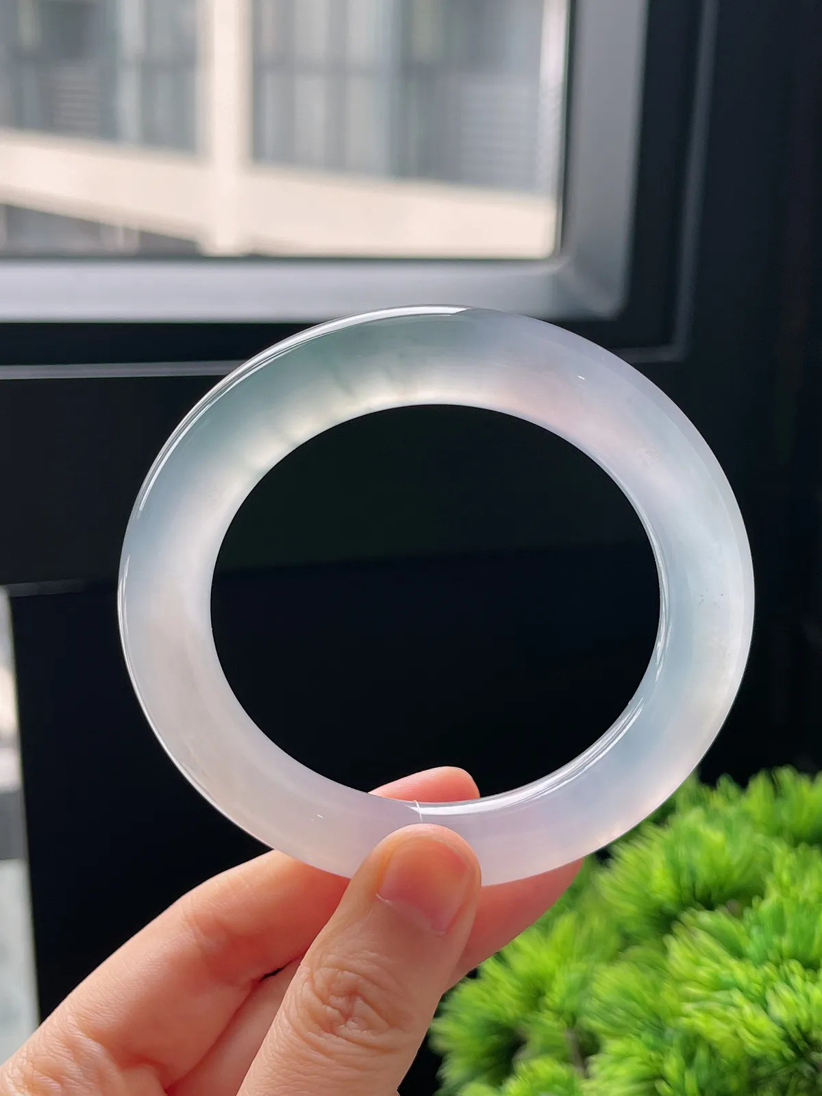 圆镯55.7圈口，翡翠冰种飘花手镯