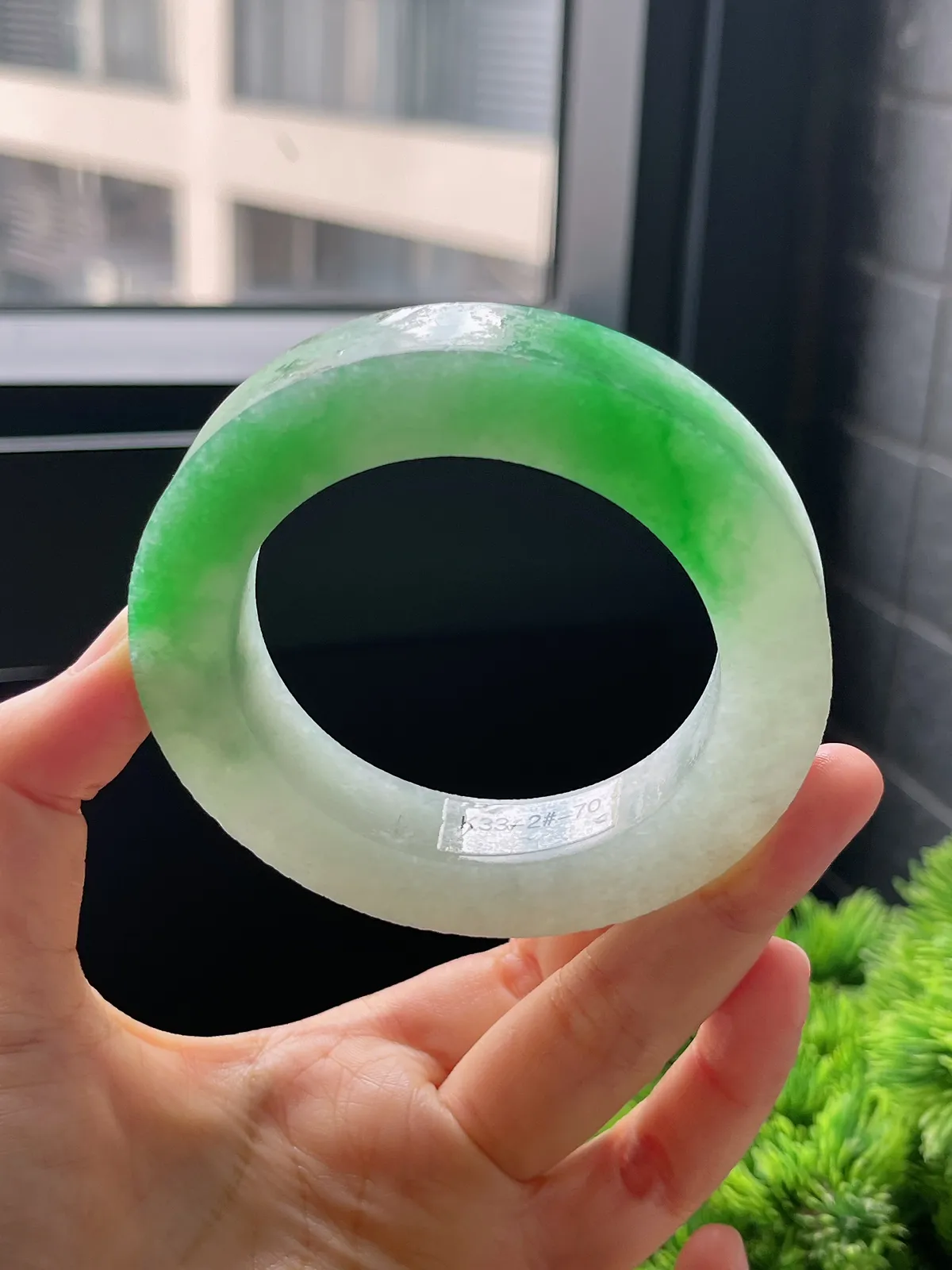 翡翠冰糯种飘绿毛坯，⭕️正圈最大做62.5，圆条最大做58.5，最小做55