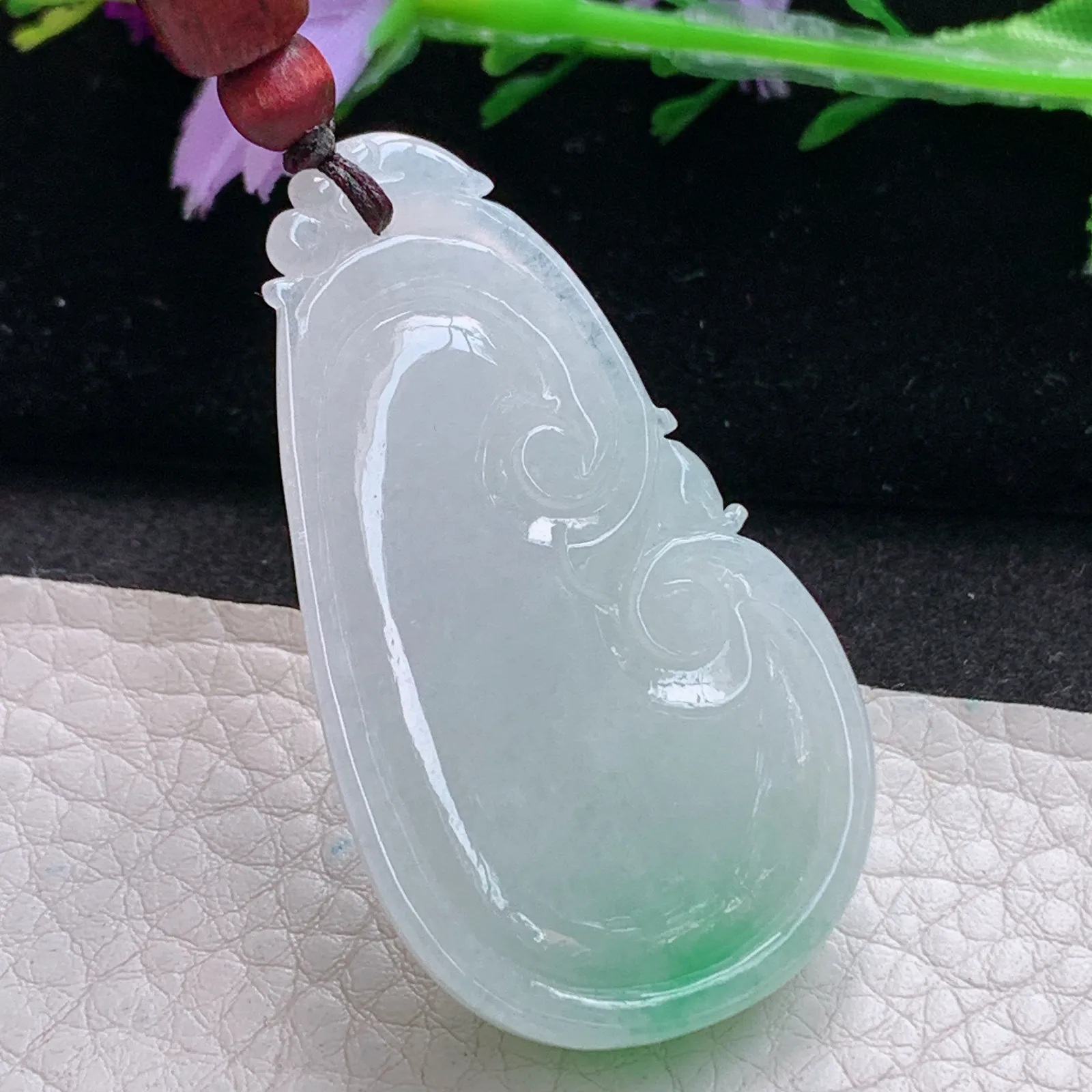 zen实拍49.8*29*10.5缅甸翡翠精美飘绿如意 饱满玉如意玉项坠 玉挂件