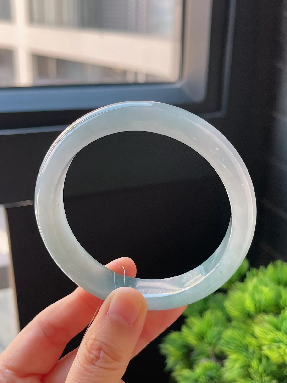 正圈60.1圈口，翡翠冰糯种飘绿手镯