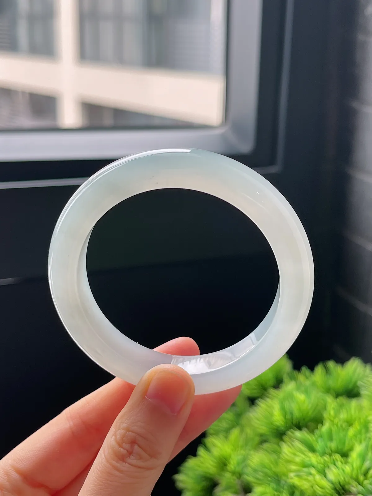 正圈53.5圈口，翡翠冰糯种白色手镯，胶感十足