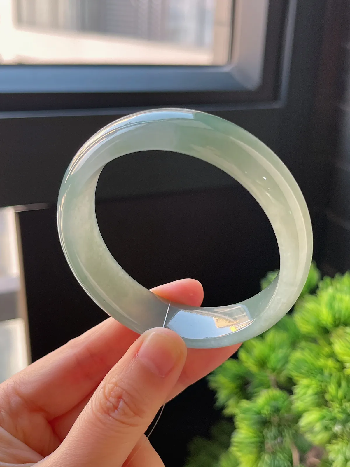 正圈55.3圈口，翡翠冰糯种淡绿色手镯