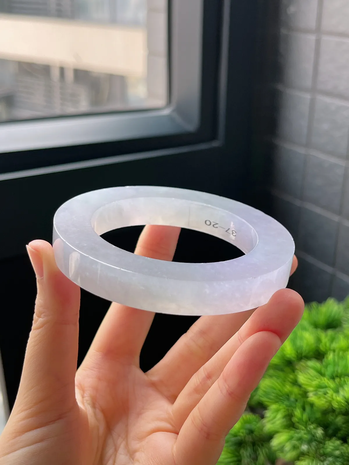 翡翠冰种淡紫色毛坯，⭕️正圈最大做63.2，圆条最大做59.2；最小做55