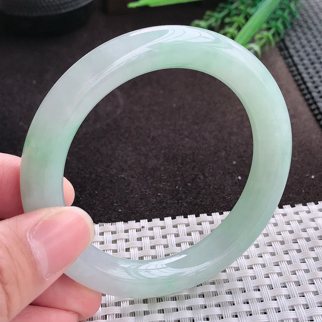实拍A货翡翠57/10.8/10.5老坑冰胶水灵冰晴绿圆条手镯翡翠玉镯子平安镯