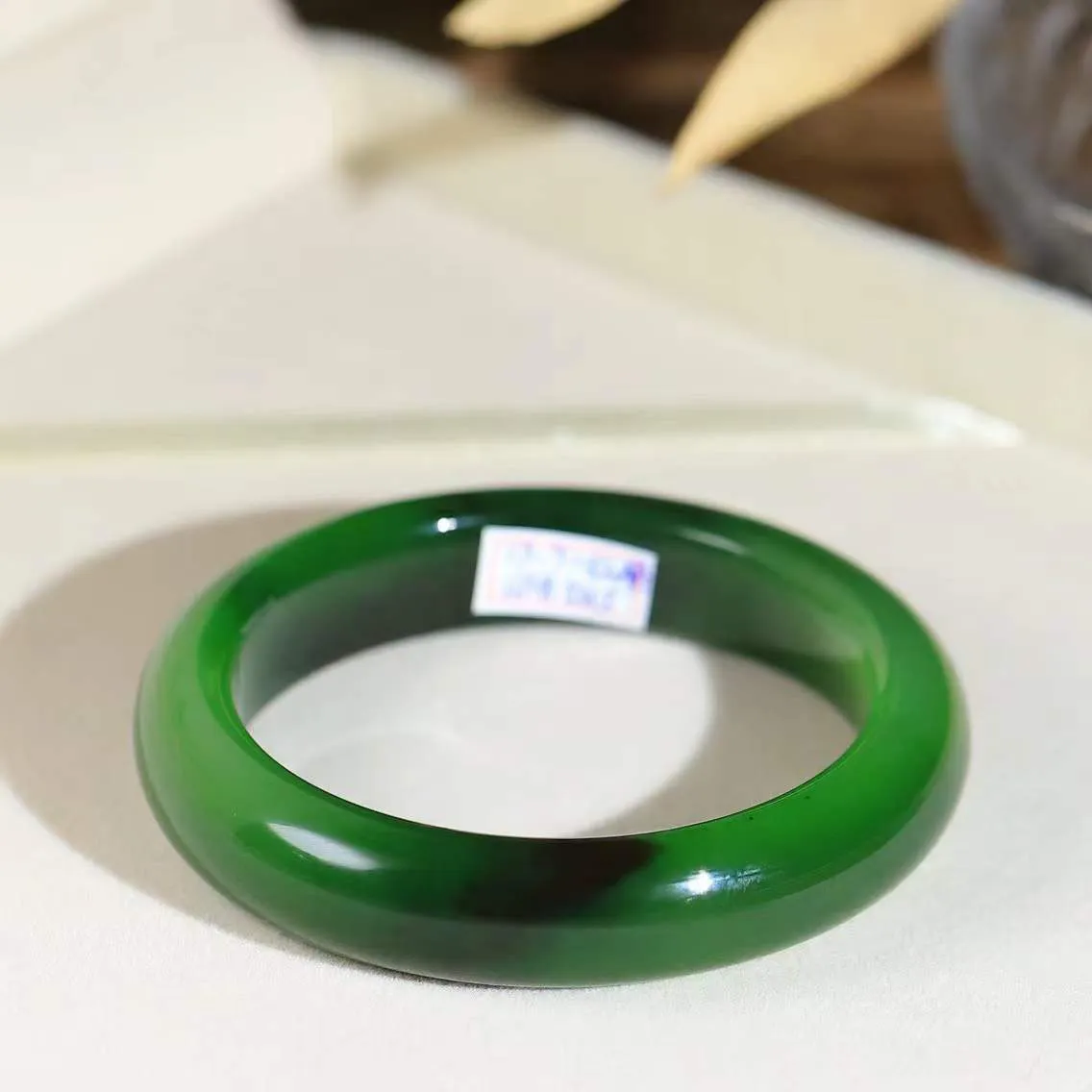 【婉约佳人.手镯】

臻品️和田玉碧玉手镯 玉质温润细腻 油性十足 手感舒适，高华雅逸，线条流畅，