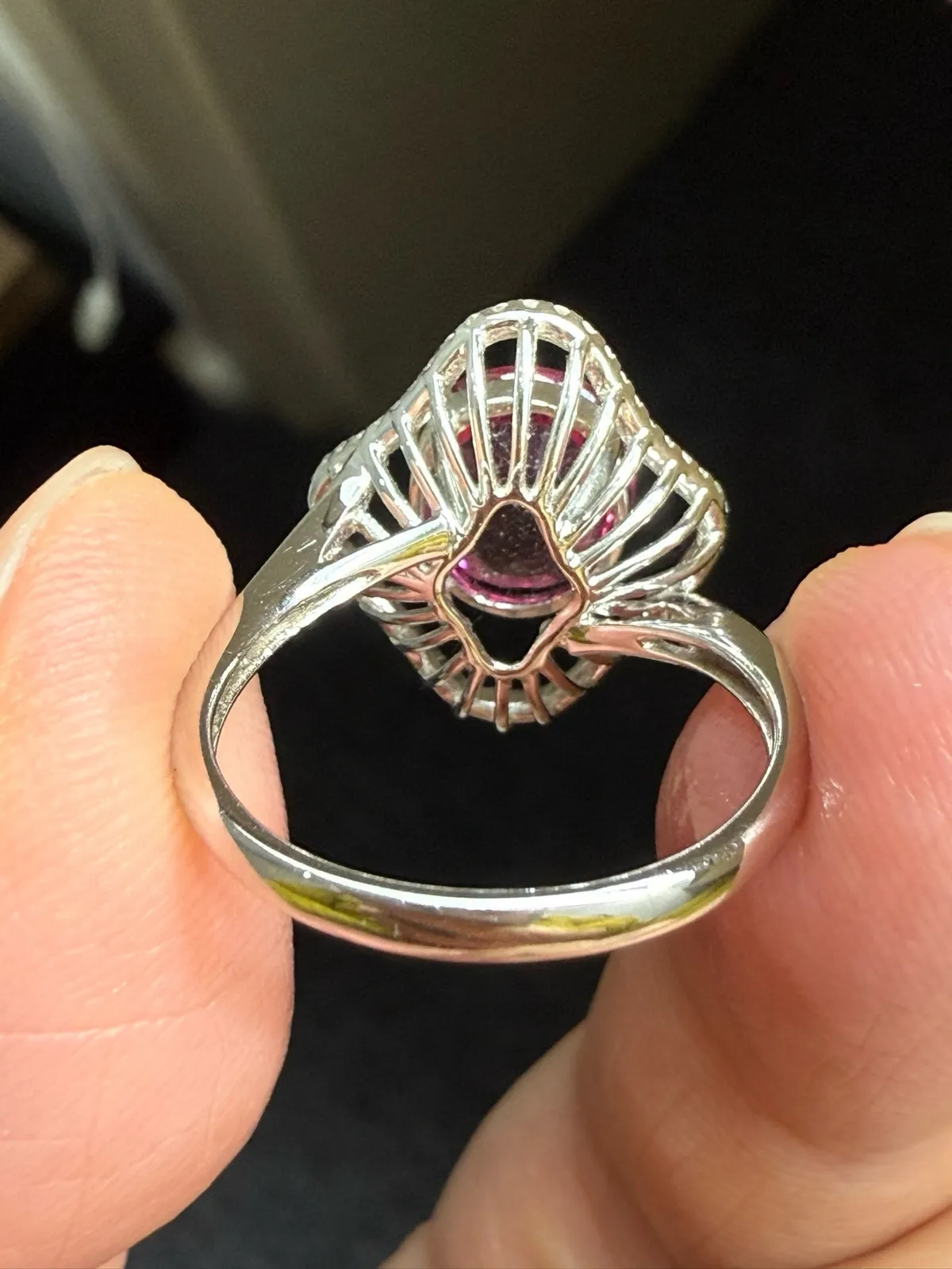 18k金镶嵌天然碧玺戒指！颜色超美！整体尺寸18.7*15.7mm，重4.186克，圈口14可改