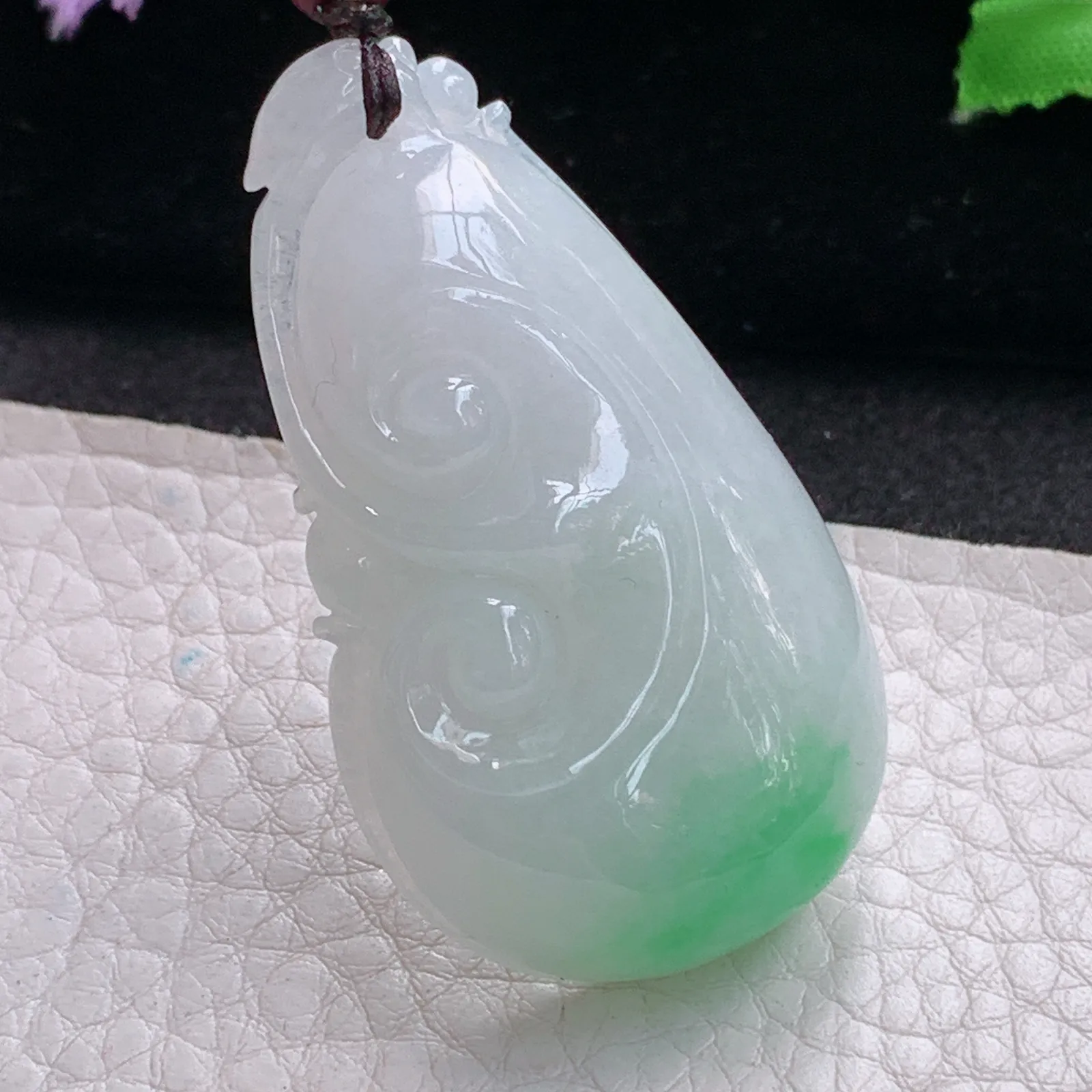 zen实拍49.8*29*10.5缅甸翡翠精美飘绿如意 饱满玉如意玉项坠 玉挂件