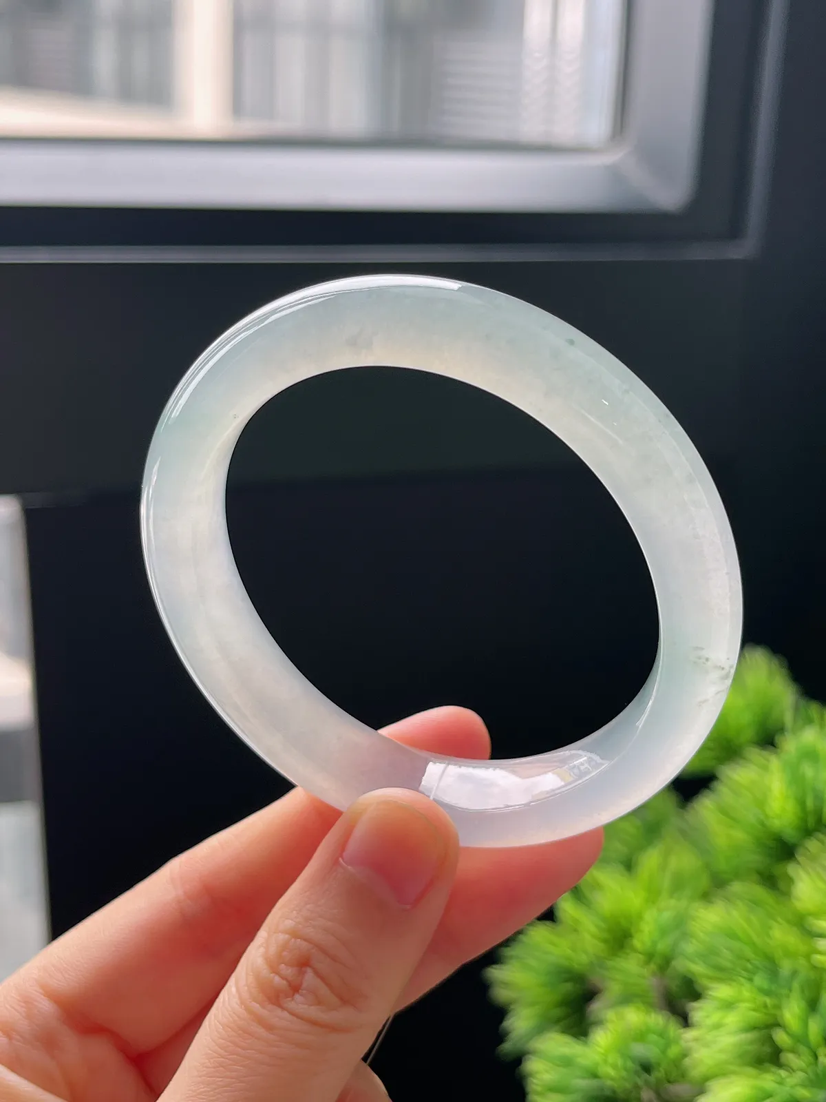 贵妃镯54.6圈口，翡翠冰种白色手镯