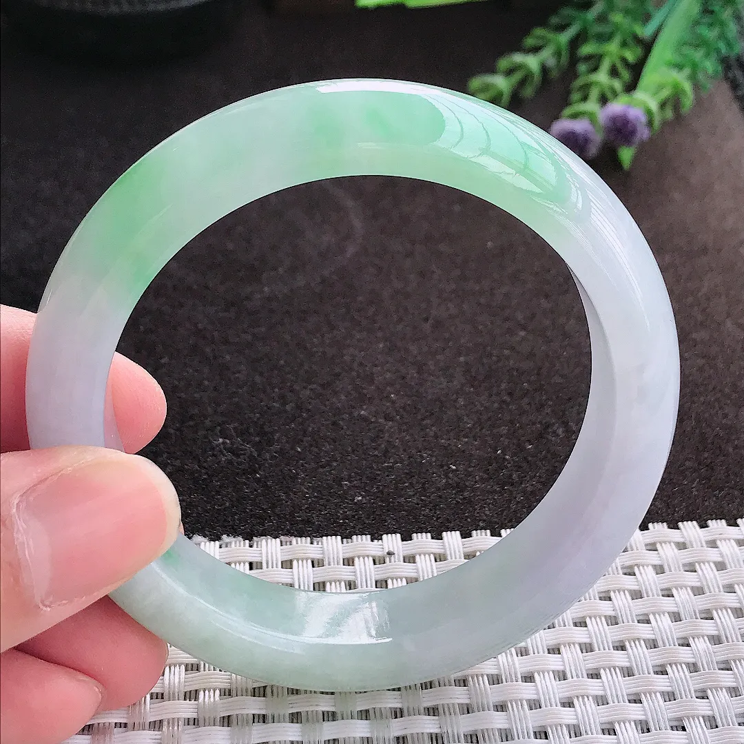 实拍A货翡翠56.5/13.7/8.9老坑冰胶水灵飘绿手镯翡翠玉镯子平安镯