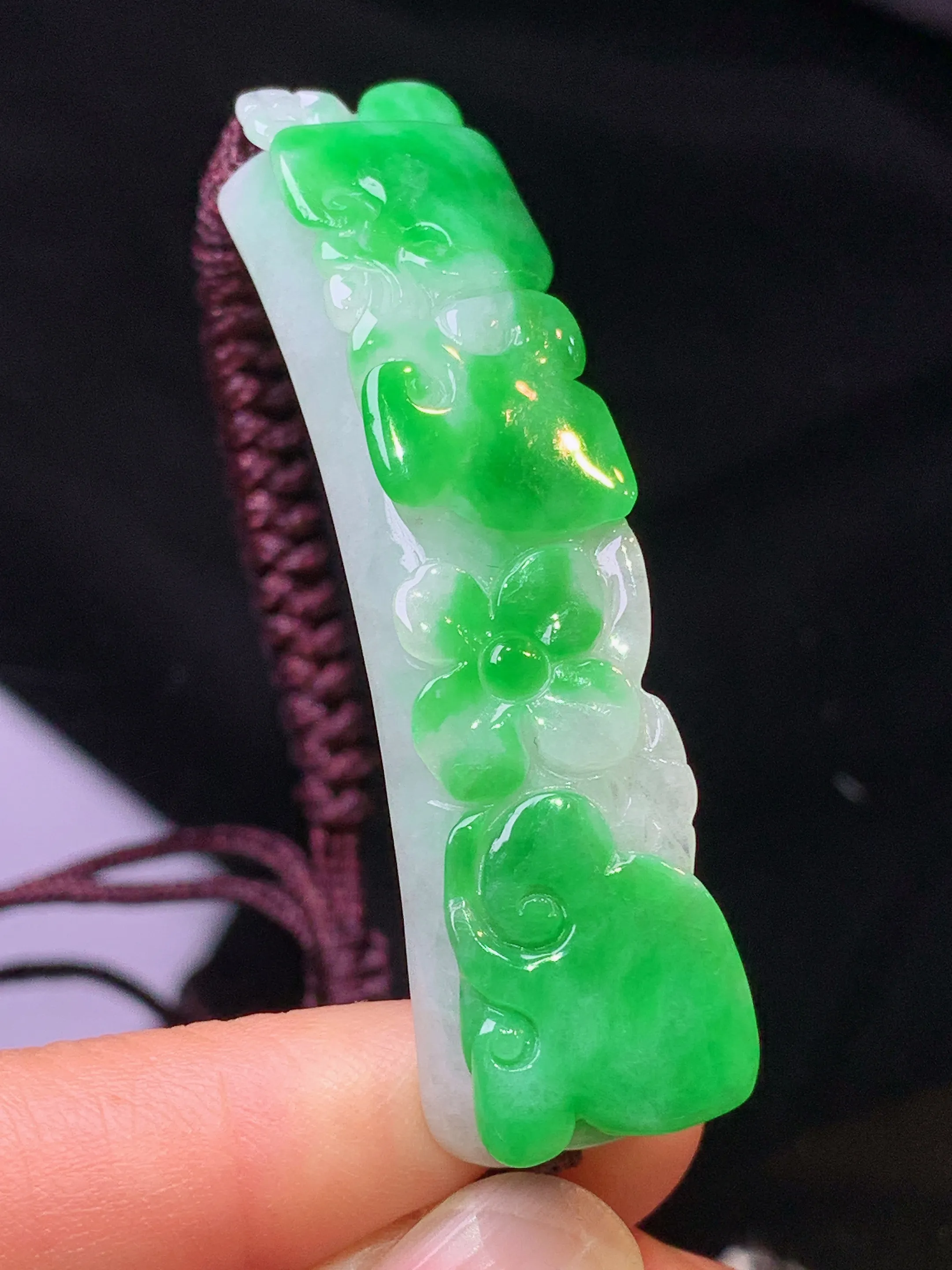 翠绿如意手牌手链 玉质细腻 色泽清新艳丽 整体尺寸53.3*11.3*7