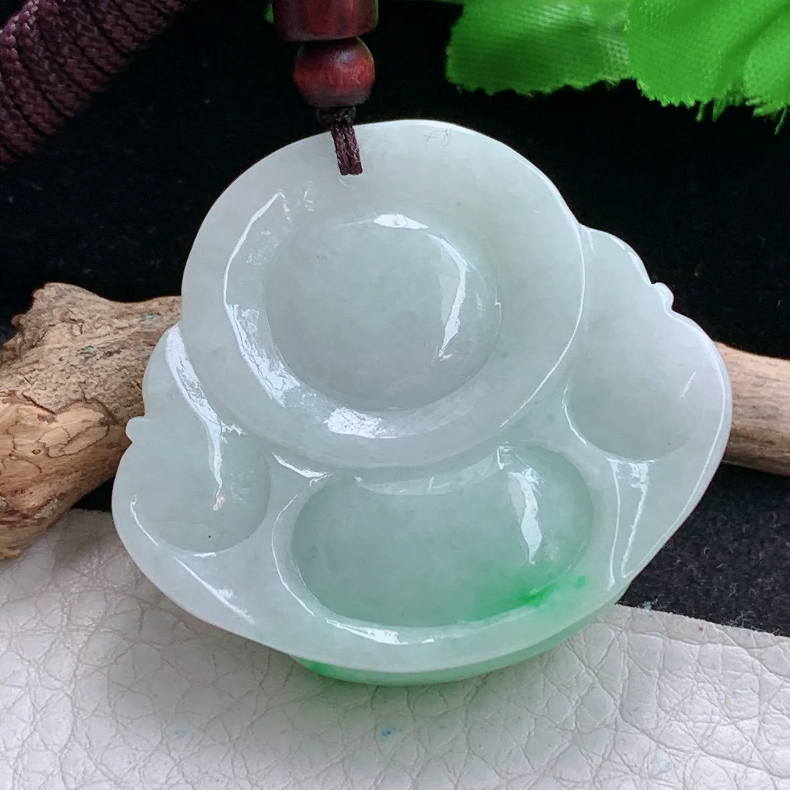 zen实拍43.8*47.5*13缅甸翡翠精雕飘绿佛公 弥勒佛玉项坠 毛衣坠