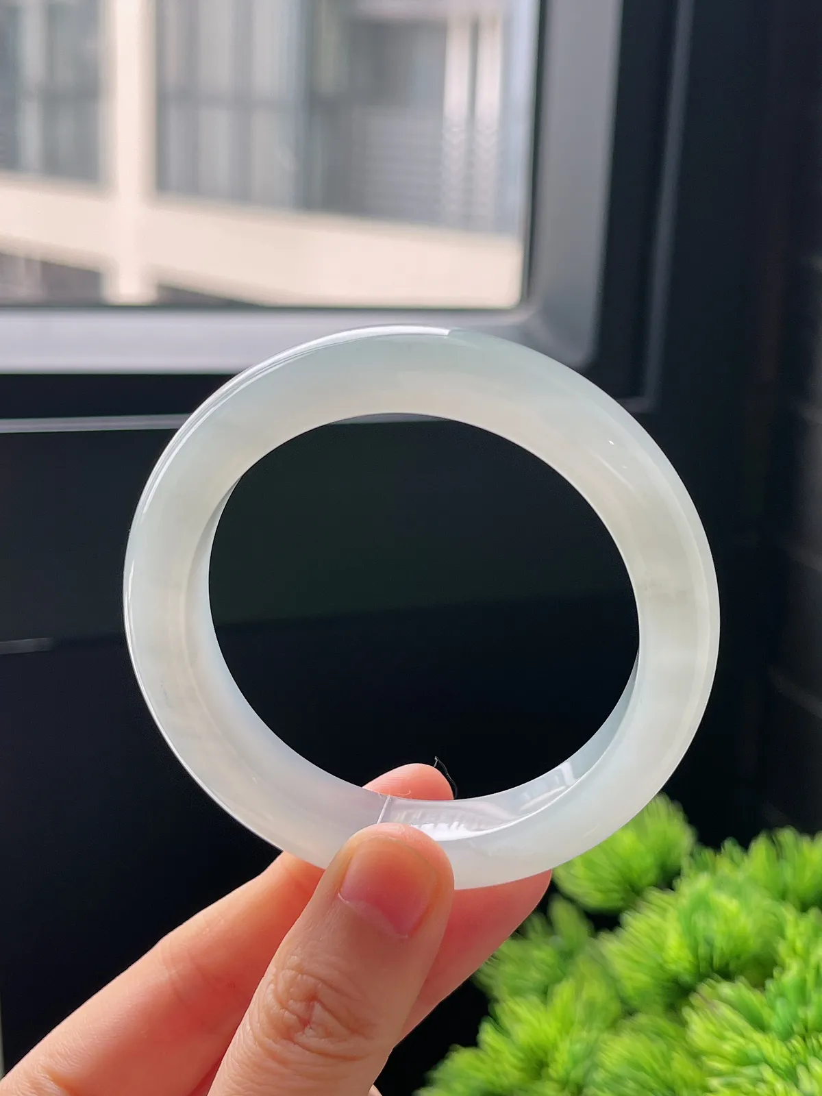 正圈53.5圈口，翡翠冰糯种白色手镯，胶感十足