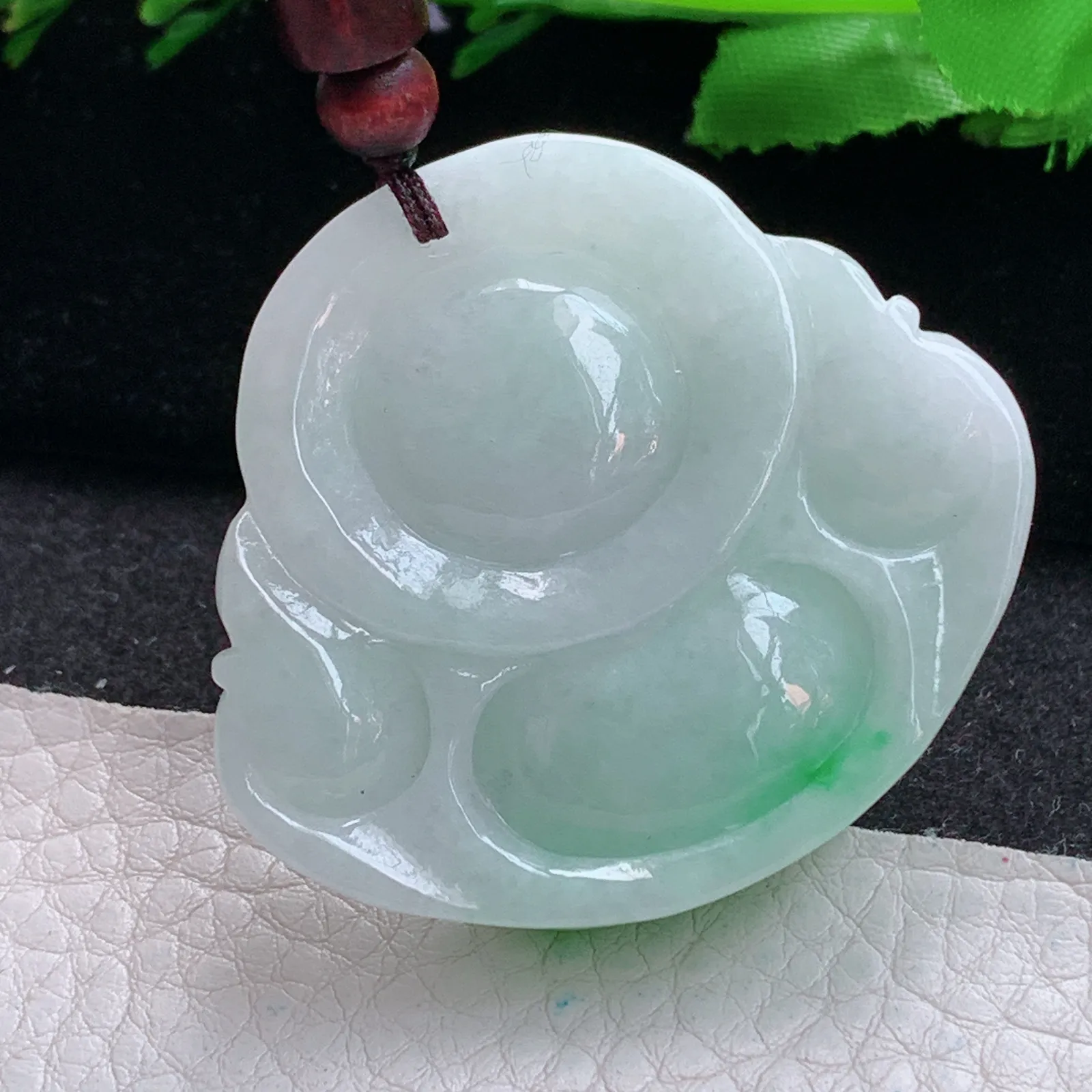 zen实拍43.8*47.5*13缅甸翡翠精雕飘绿佛公 弥勒佛玉项坠 毛衣坠