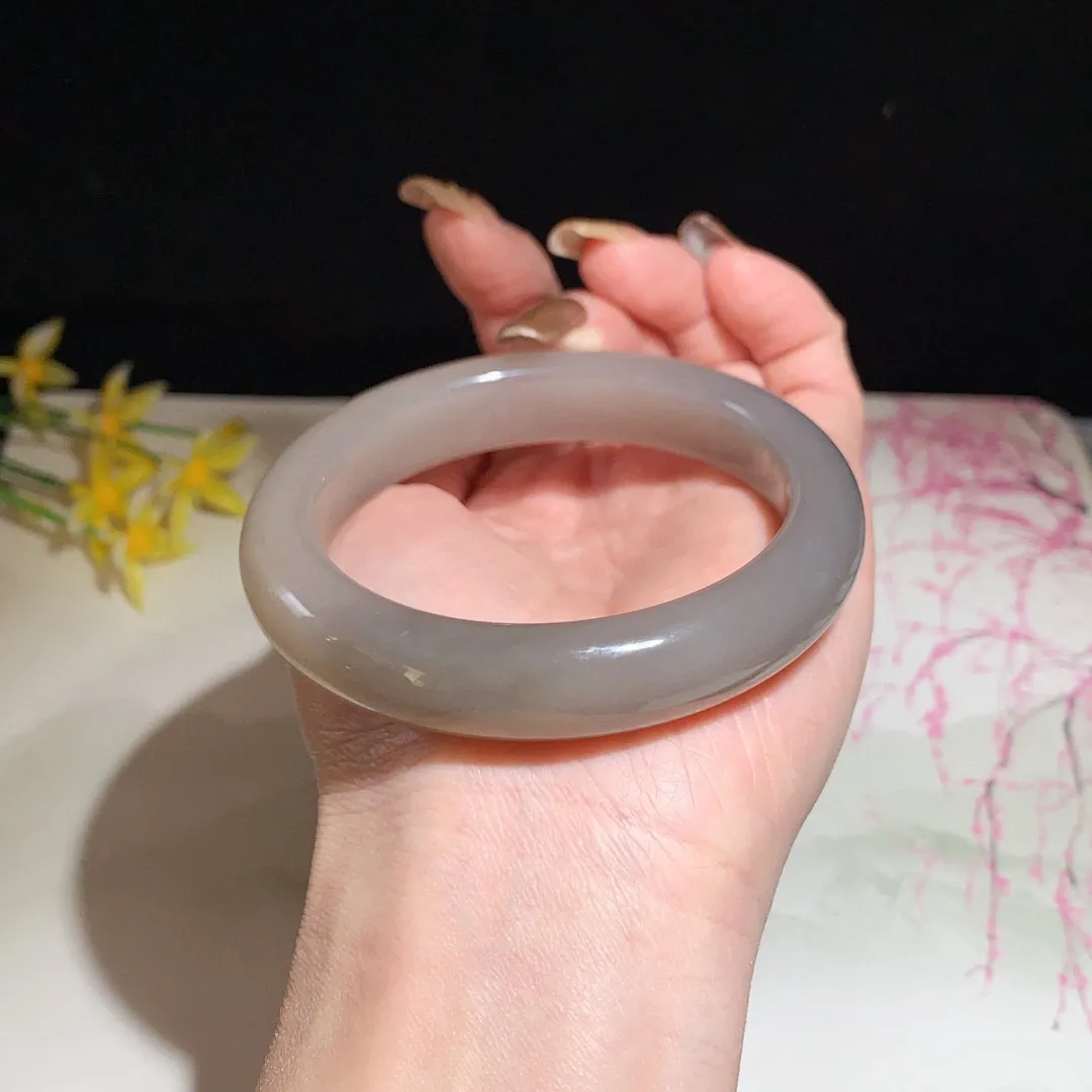 和田玉58.5圈口藕粉色加紫手镯！玉质细腻油润 底色纯净 无裂无黑 脂粉好，品质好！