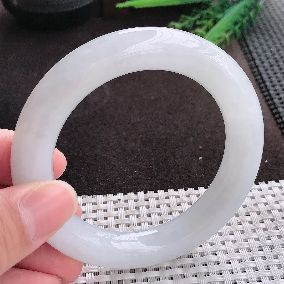 实拍A货翡翠57/12.2/12.3老坑冰润水灵月光白胖圆条手镯翡翠玉镯子平安镯