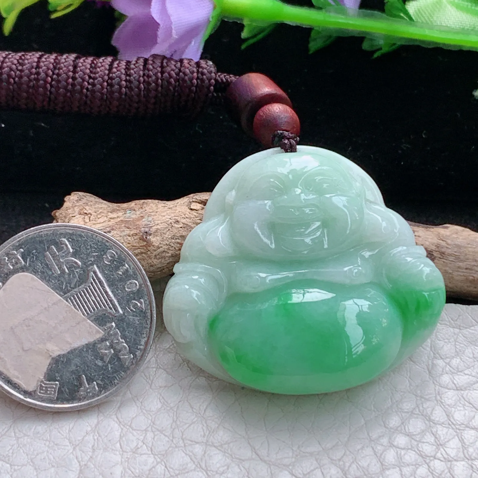 zen实拍35*38*9.5缅甸翡翠精美半山半水飘绿佛公玉项坠 玉挂件