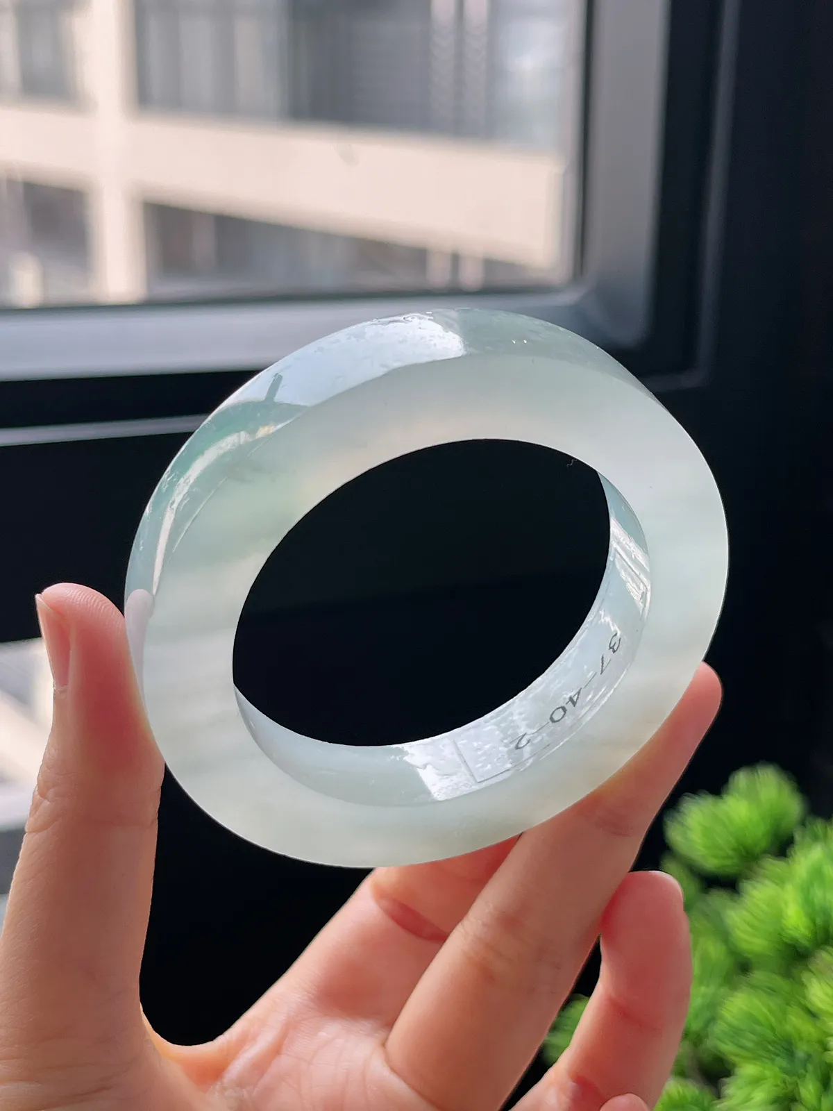 翡翠冰种飘花毛坯，⭕️正圈最大做55.5，最小做51.6